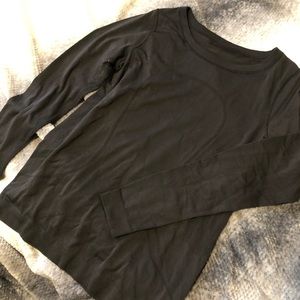 Lululemon Black Workout Top!